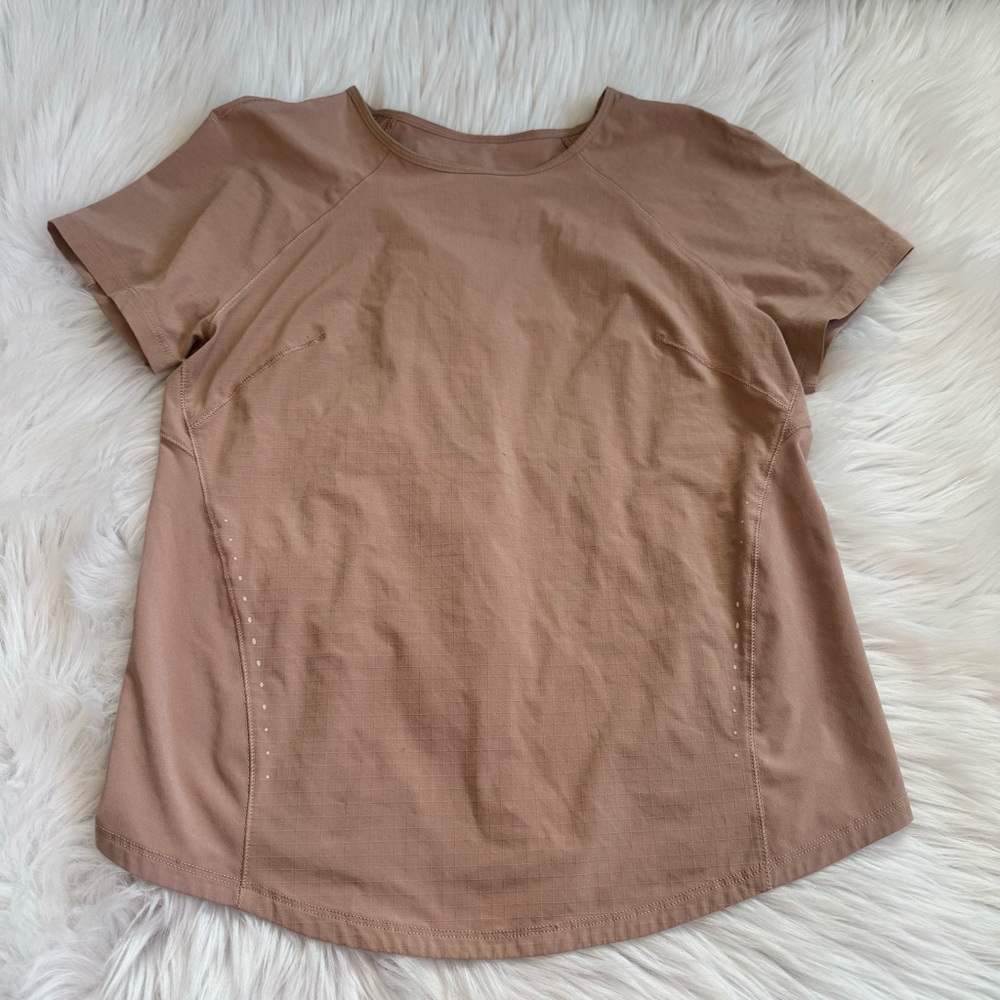 lululemon athletica Short Sleeve Tee in Light Brown